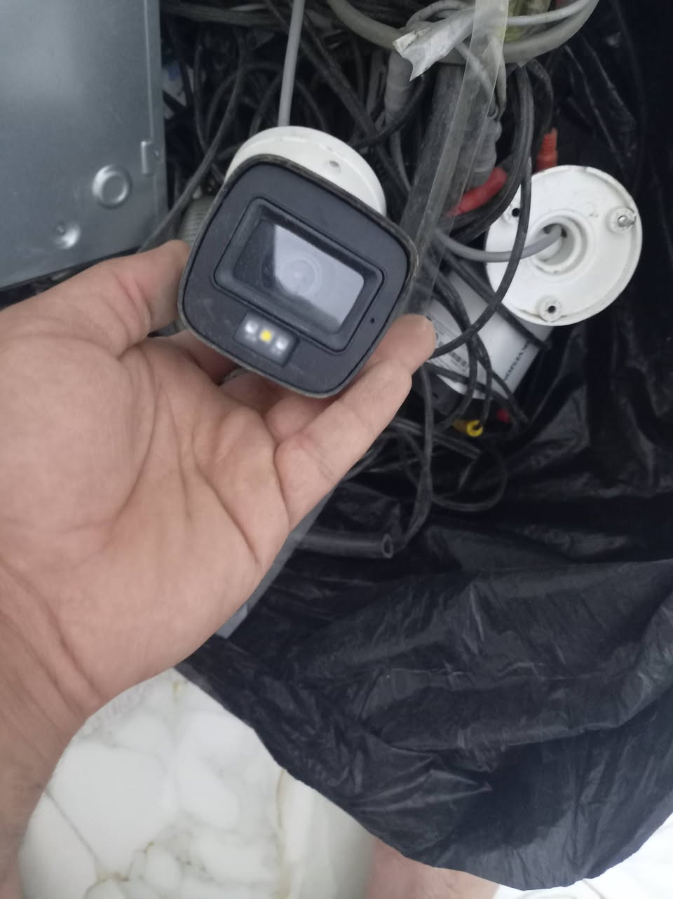 سلام عليكم سستم كامرات لبيع بسعر مناسب ١٧٥ وبيهن مجال شراي الاتصال ***********

