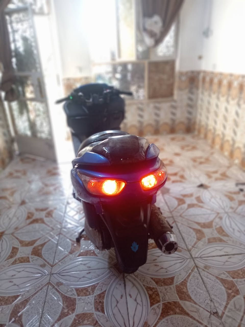 السلام عليكم 08 للبيع مكاني بغداد حسينيه دراجه نظيفه نقصها جاز جيت دراجه كلها شغاله اعرضها ب 600,000 وبيها مجال شراي يراسل                                    ***********.
