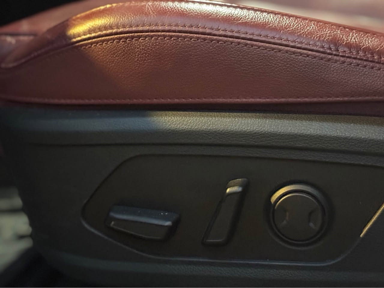 سلام عليكم 
كي فايف 2023 خليجي VIPطلب خاص فول للأخير 
رقم أربيل هزه جديده سنويه لل29
بلعراق صار بيها طخه بلبنيد وبدلته اصلي 
وبيها باردين والباقي كفاله 
سعر 200
بيع او مراوس
*********** البصرة, العراق
