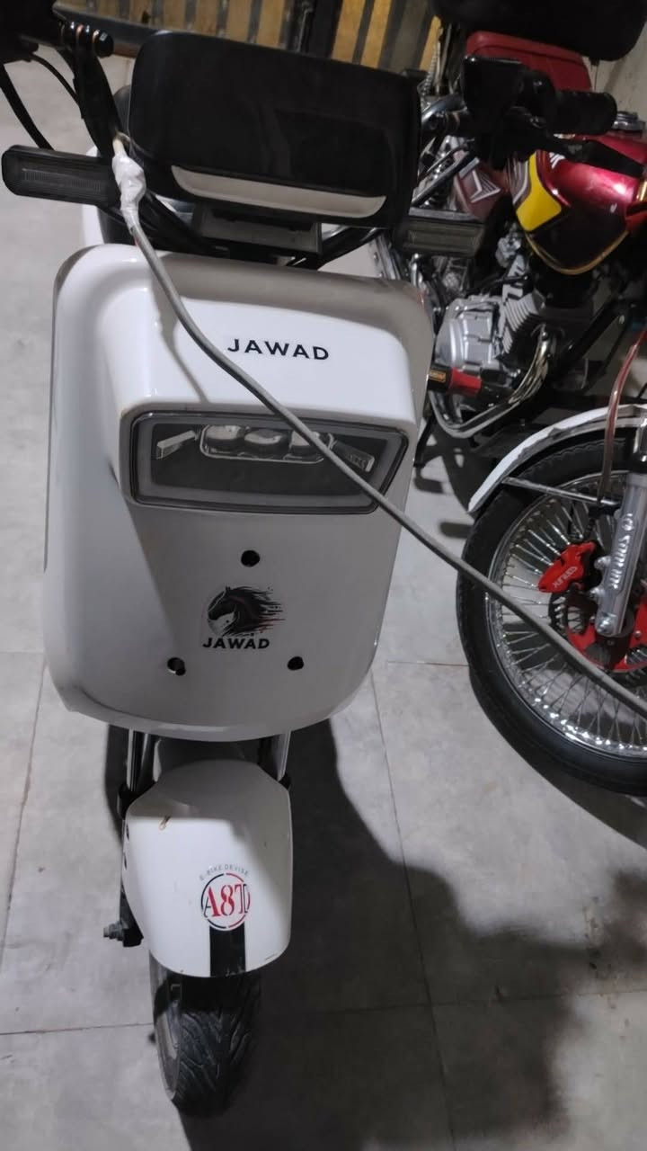 ماطور شحن جديد بطاريات جديد مستخدم شهرين نضيف أي عيب مابي السعر 350بي مجال


**إذا كنت صاحب هذا الإعلان وتريد حذفه لأي سبب، رجاءا أرسل رسالة إلى الدعم الفني**