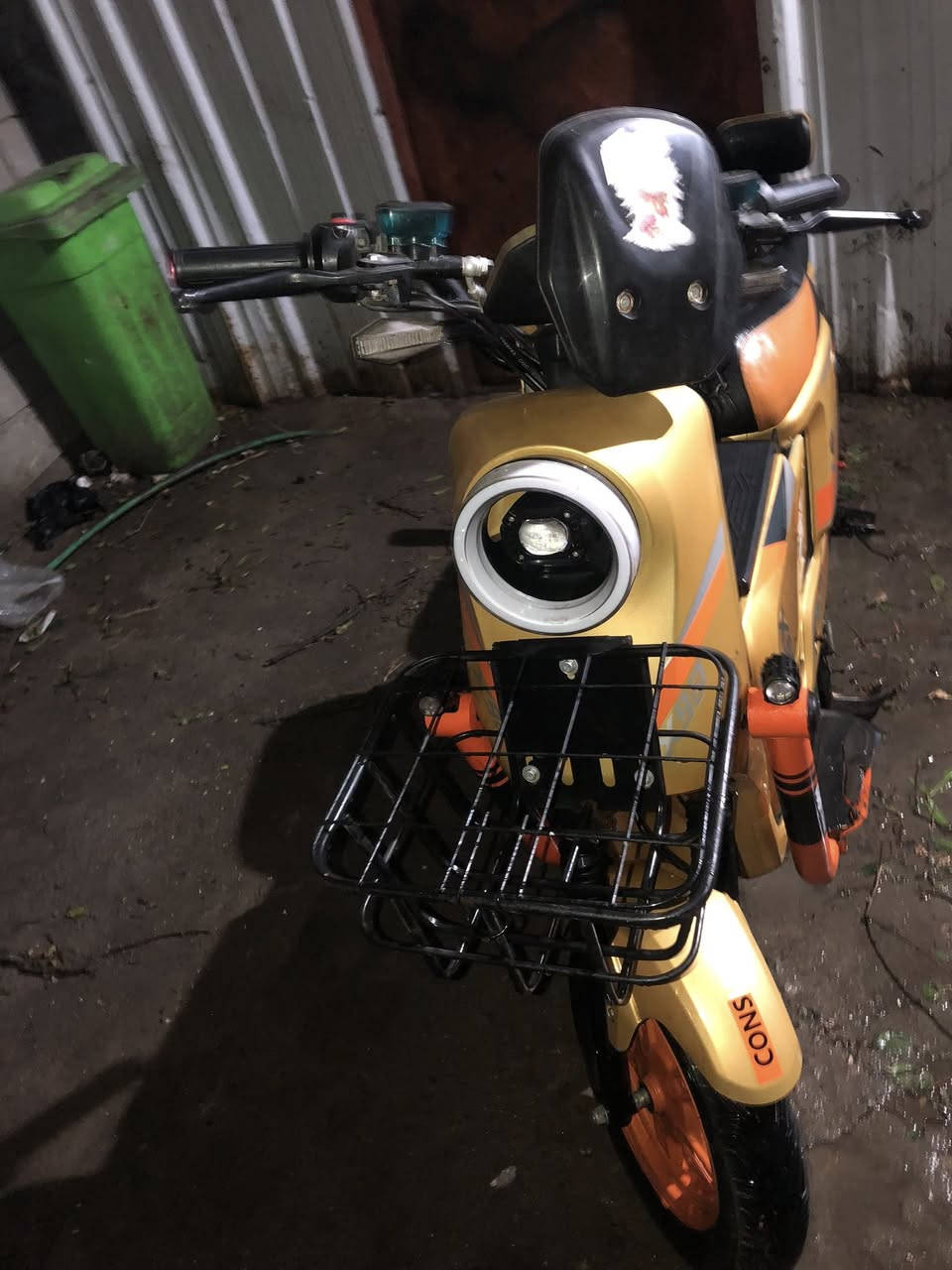 دراجة شحن x900 نضيفة استعمال رجال جبير بطاريات ضمان كاملة ما بيهة اي نقص سعر 550 وبيهة مجال واتساب *********** مكاني البصرة المعقل
