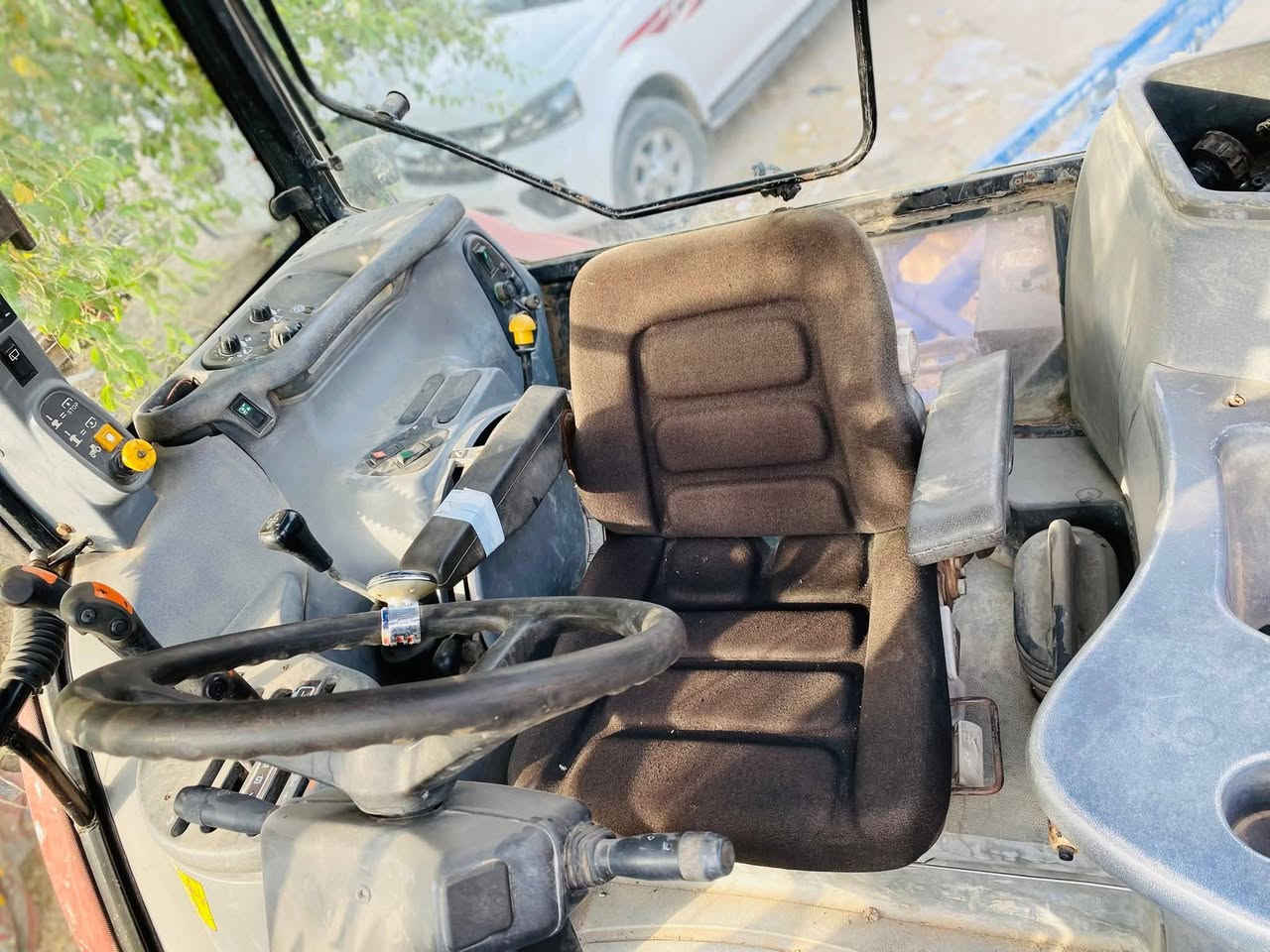 سلام عليكم اخوان مكينه للبيع حجم 100 موديل 17مكينه نضيفه تبريد ثلج مرواوس حسب القناعه ***********مكان ديوانيه قضاء سومر مكلف بل نشر
