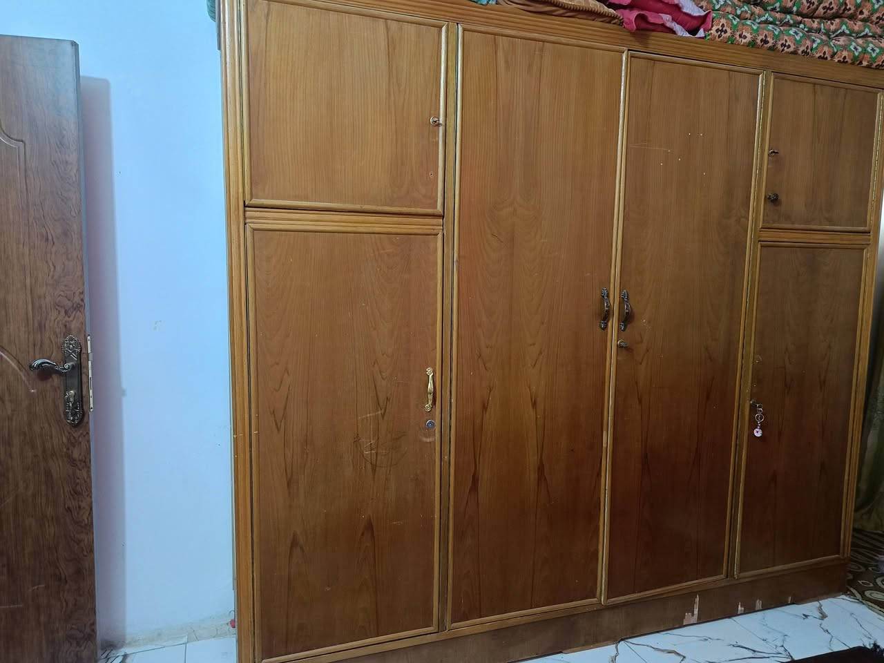 كنتور للبيع 4 باب
***********
