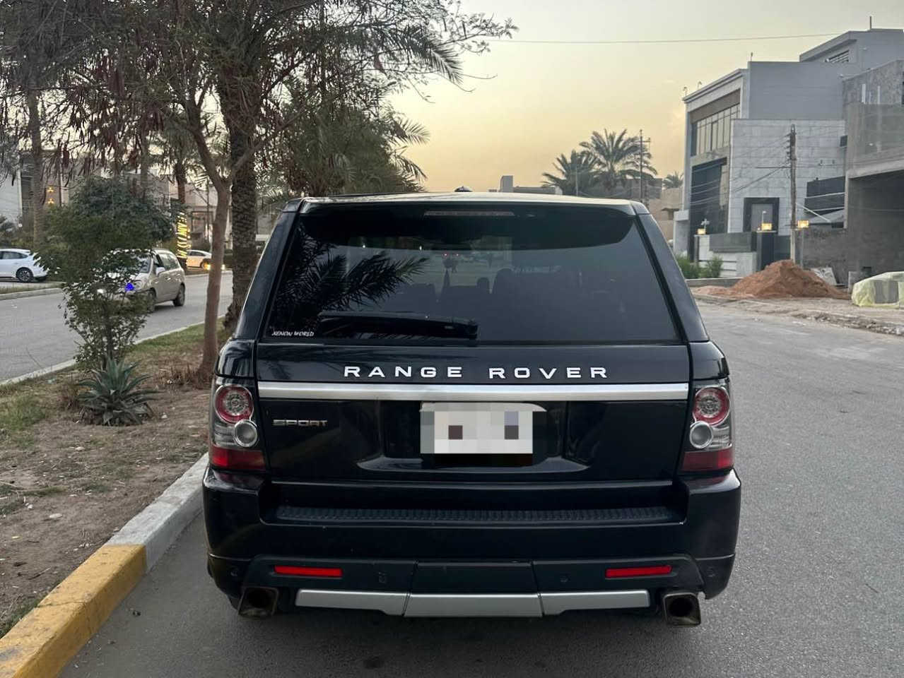 رانج روفر 13 بيها كازكيت السياره تمشي بس تنقيص مي من الدبه بدالت القبغ بس ماكو فائده كالو كازكيت 
السياره محرك hsc المرغوب تبريد شغاله 
نقصها بس جوبلس امامي وكازكيت ابيع ب105 وبيها مجال 
داخلها نضيف السياره مماشيه هويه بس متروكه 
*********** بغداد, العراق
