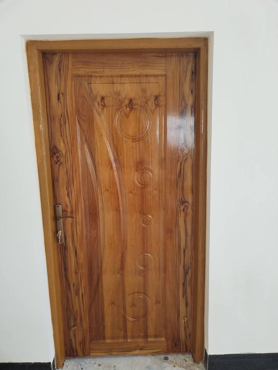 السلام عليكم اليريد تصليح اخشاب أو صبغ غرفه صاج أو بوب كافت تصليح وصبغ الخشاب بخدمتكم وين مجان اشتغل وسعار مناسبه شغلي موقعي بلبيوت وين مجان بخدمتكم والتزام بلمواعيد رجال اريد اعيش عل باب الله وين يصير رزق اروح اشتغل *********** وتساب
