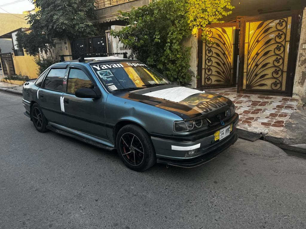 سەرەتا بەناوی خوای گەورە
ڤیکترا مۆدیل ١٩٩٠ 
مەکینە ٢٠ی ئەوروپی
گێڕو مەکینە تەقەوڕەقە کارەبایی هەموو گیانی بە شەرت
ئاڕم پلاستیک سلێمانی
بەشەرتی ئاڕم و ئەولیات موس بڕاوە
سلایتە ناو فۆڕمیکە چوار جام کارەباییە
چوار تایەی نوێی لەژێرە
سەیارەی ماڵەوەیە هی مەعڕەز نیە
دەعم و لێدراو هیچی نیە
چوار بەرە دەرگای نوێی لەسەرە
ناو داخلی زۆر جوانە
هەمووی کراوەتە ٩٥
دەعامی لۆ دەعامی بەشەرت

تکایە موشتەری نی بێزارمان مەکە
گۆڕینەوەم نیە تەنها فرۆشتنە
سعری 31 وەرەقە و مەعامەلەیەکی کەم
 
ئادمینی گوڵ وەریگرە
***********
شوێن هەولێر أربيل, العراق
