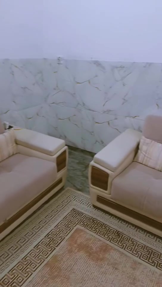 تخم للبيع نضيف كلش سرير ومخزن ماركه  10مقاعد المو شراي ليدخل رجائا مكاني طارميه


**إذا كنت صاحب هذا الإعلان وتريد حذفه لأي سبب، رجاءا أرسل رسالة إلى الدعم الفني**