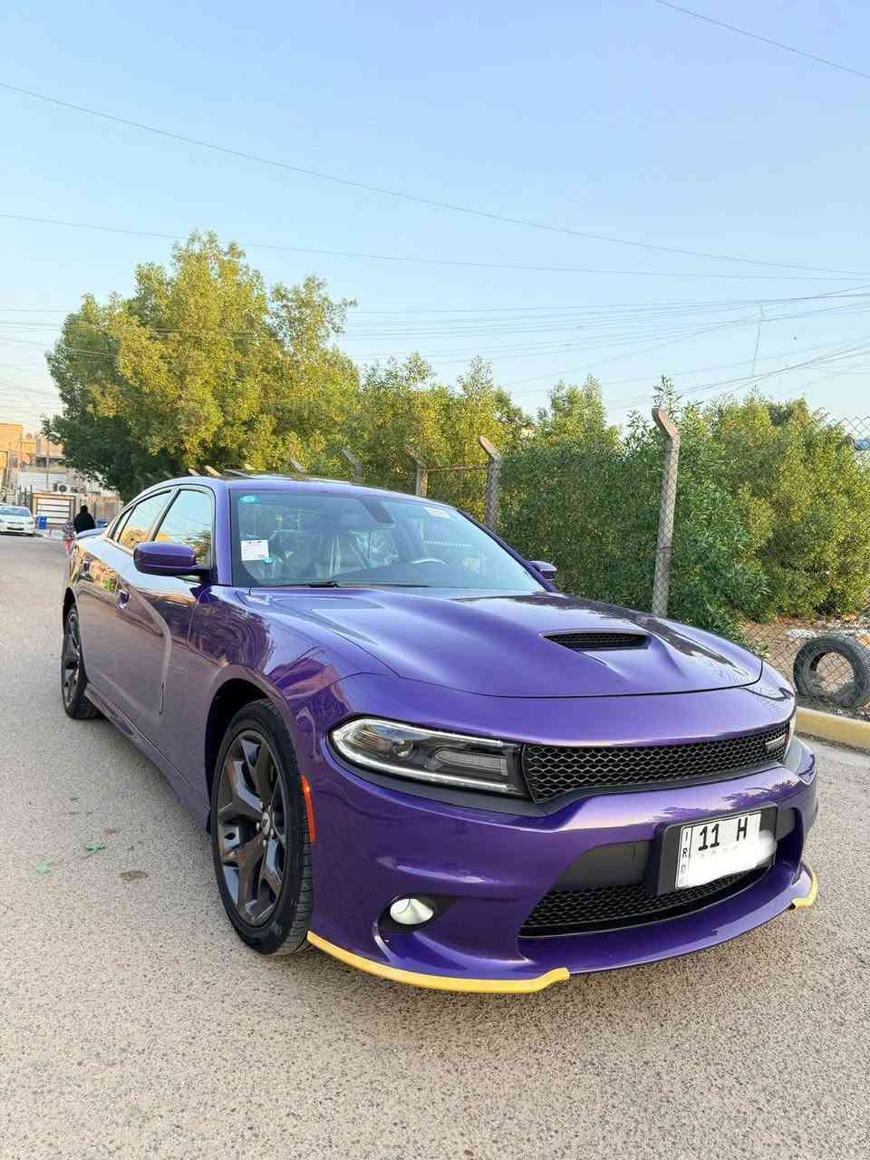 سلام عليكم 
للبيع جارجر خليجي 2019 
الون 💜💜 
حالة السياره كفاله عامه من الصبغ وتكحيل والبارد ✨
ماشيه 42 mi  فقط 
مواصفات: GT ✨💜 
1. كشنات جلد 
٢. فتحت سقف 
٣. كشنات كهرباء 
٤. بصمات بيبان 
٥. كار ابلي 
٦. تحديد مسار 
٧. مثبت سرعه 
٨. تبريد قطعتين 
٩. انضمت قياده sport
١٠ .لايت  LED
السياره بعد بيه مواصفات و GT مواصفاته معروفه السياره خير من الله ما عايزه برغي تخم تاير وحداديه جدد رقم بغداد بأسمي مداور ثاني السعر سياره بلاش اب 285 وبيه مجال بسيط 
الاتصال ***********
