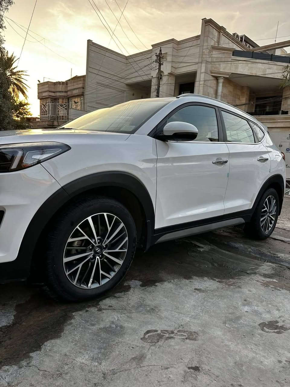 السلام عليكم
توسان 2021 للبيع
وارد خليجي 
رقم بغداد الدولي الجديد
ماشيه 60 ألف
مكفوله من الصبغ والتبديل 

المواصفات:-
✅محرك2000 دوش
✅حساسات أماميه وخلفية
✅أريل نفكيشن
✅شاشه Apple car play
✅2 مقاعد كهرباء
✅بصمه تشغيل+أبواب
✅خمس عدسات
✅لد نهاري-حاجب نهاري
✅كشنات جلد
✅مري شفط واشاير بلمري
✅تبريد قطعتين
✅يدات نيكل
✅3 وضعيات قياده
✅شاحن وايرليس

السعر (218)ورقة 
يعني دفترين و18ورقة
مكان السياره:بغداد-الزعفرانية 
للاتصال ***********
