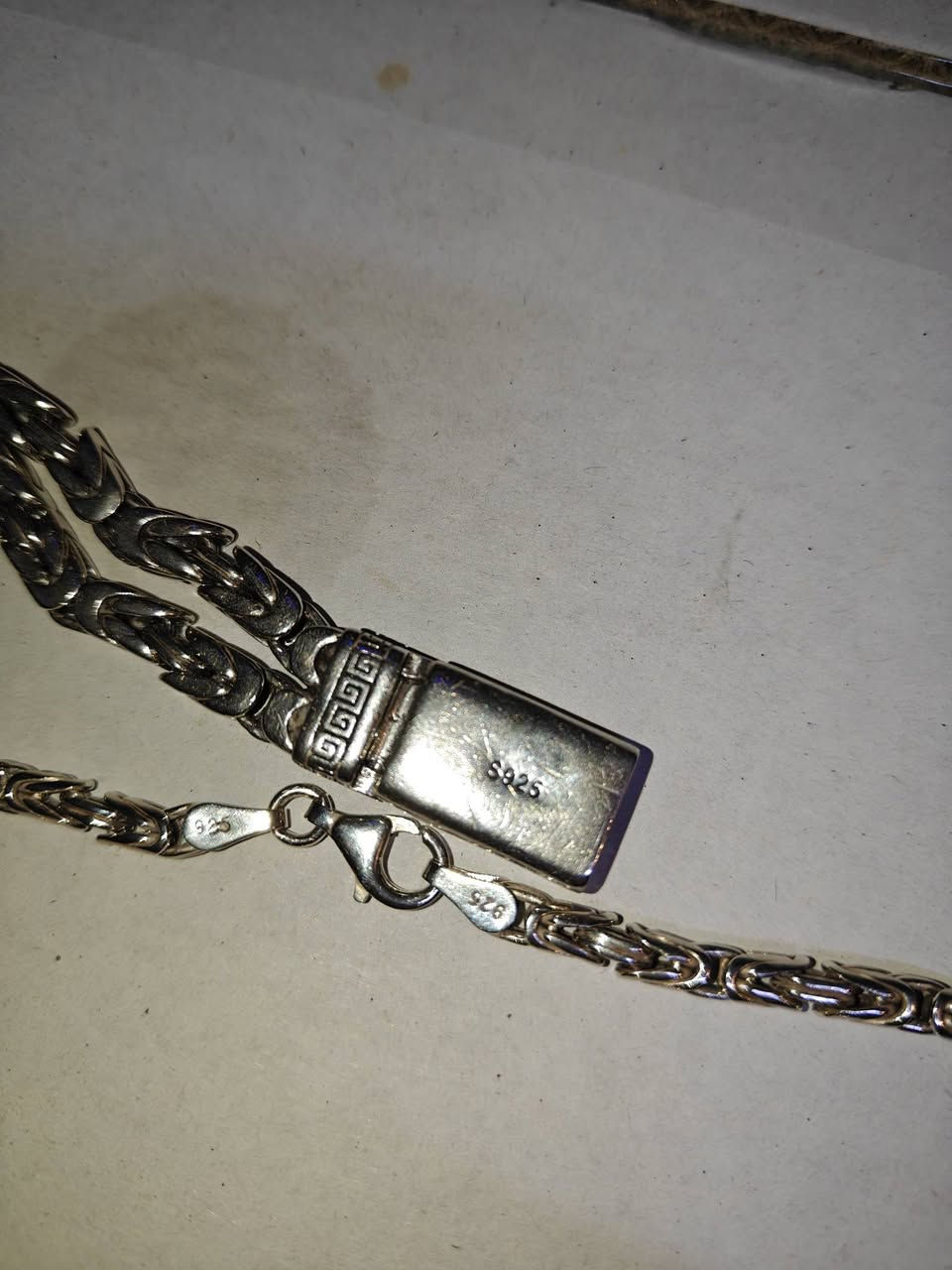 سلام عليكم 
فضه عيار 925
108 غرام 
سوار 57
كلاده 51 
3250الغرام


**إذا كنت صاحب هذا الإعلان وتريد حذفه لأي سبب، رجاءا أرسل رسالة إلى الدعم الفني**