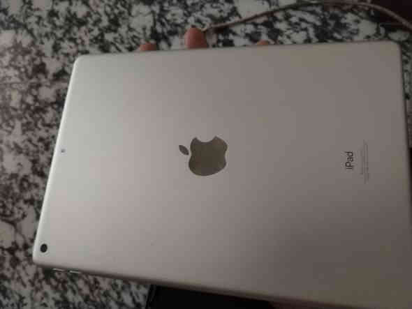 ايباد 9 ذاكرة 64 بطارية 90مع كامل الملحقات نضيف كلش السعر 275.  مكاني ديالئ كنعان ***********
واتساب
