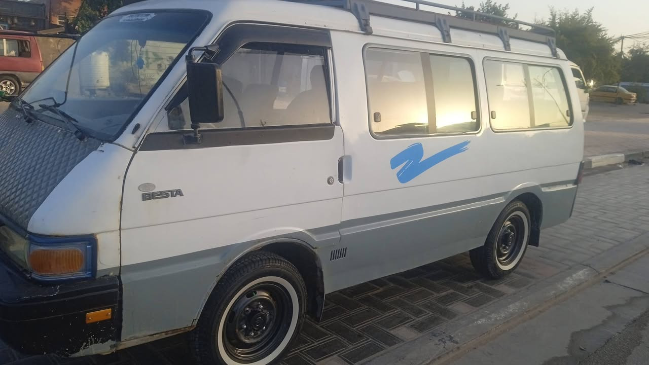 سياره بسته موديل 95كفاله مكينه وكيروشواصي واكسن سعره 33وبيه مجال بصيط ومطلوبه 800غرامات عل مشتري مكاني كربلاء ***********
