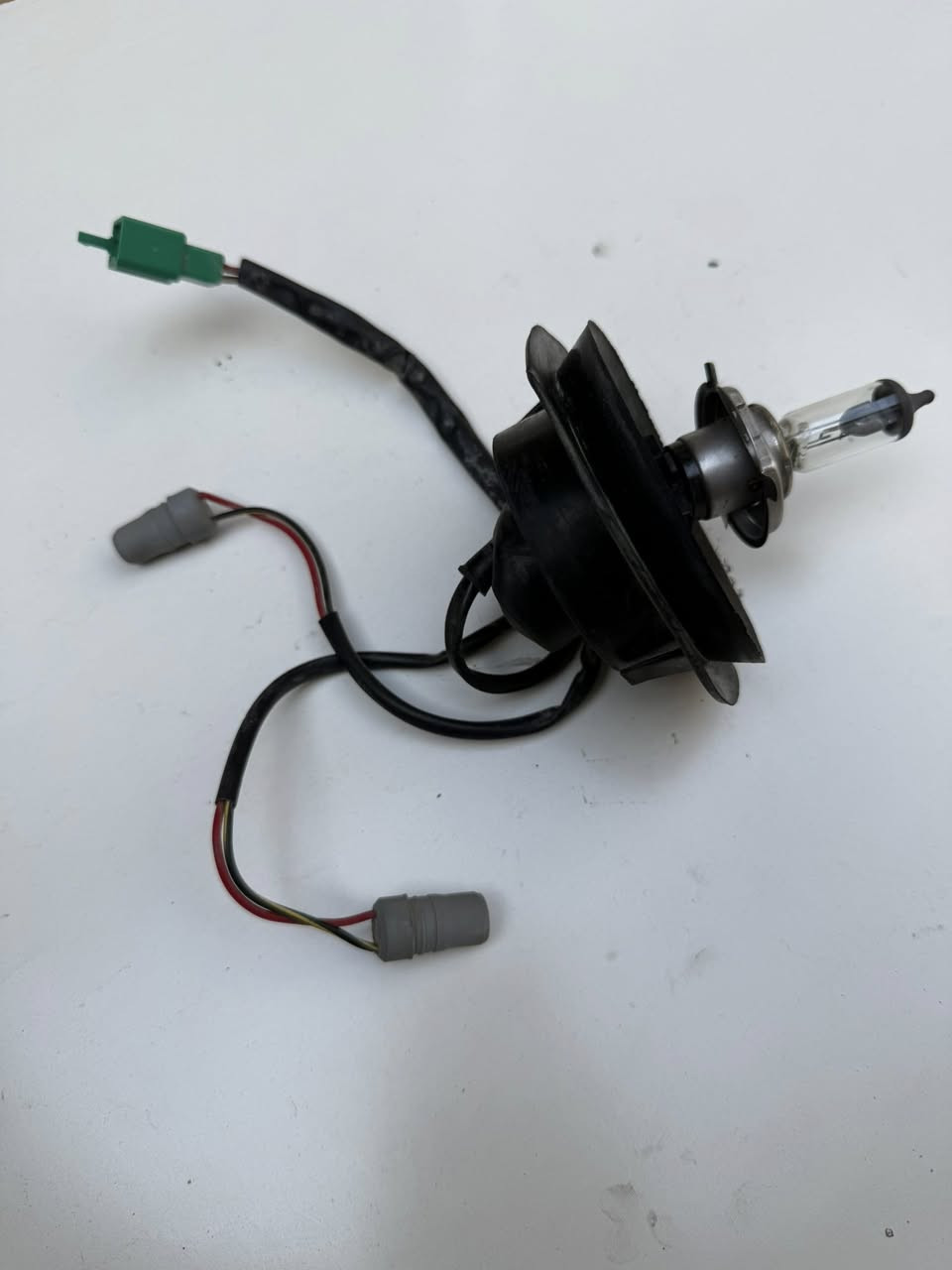 السلام عليكم
متوفر 
كلج بولسر 150 تفصيخ
دشالي امامي خلفي زنجيل  تفصيخ 
كابريتر  تفصيخ 
مجمع اناره امامي مع لايت بلادي
بلكات جدد زوج
قمجي بانزين جديد
قمجي كلج عدد 2 تفصيخ

بولسر 200 
واير كيلو متر جديد
بنزات كلج تخم جديد 

قيم واخذ 
مكاني بغداد 
***********
