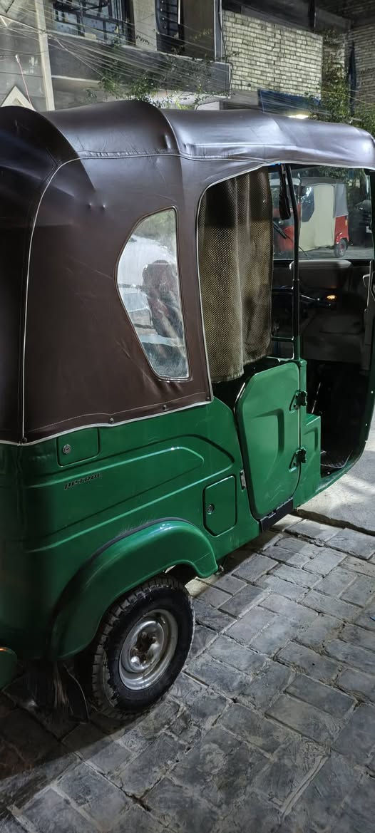 سلام عليكم شباب تكتك 2022حلو نضيفه مكفول مكاني بغداد ***********
