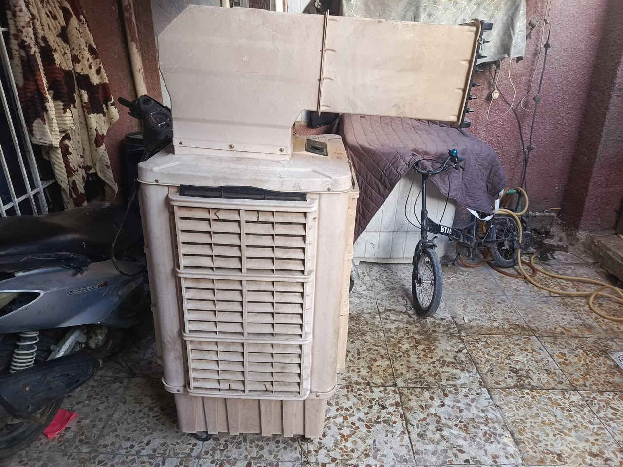 مبرده شغاله ما بيه شي السعر 300 وبيه مجال 
المكان بغداد مدينه الصدر قطاع 9  رقم  ‏‪***********‬‏
