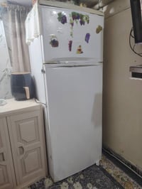 الثلاجه شغله البيع ١٠٠وبيه مجال ٠٧٧٠٣٢٠٧٠٥٤النوب سكينه