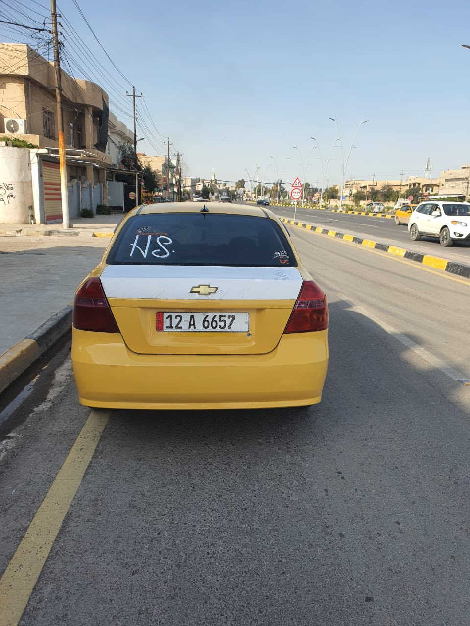 أفيو موديل 2011كوري 
محرك وكير شرط
هيئه وغرامه صفر 
شرعي موجود وشرط التحويل 
داخل لونين طخم جديد 
تايرات جديده
بيها دوائر خلفية معجون 
بدون دواخل
رقم نينوى إنكليزي
مكانها موصل حي سومر
سعرها ٦٣ وبيها مجال
***********
