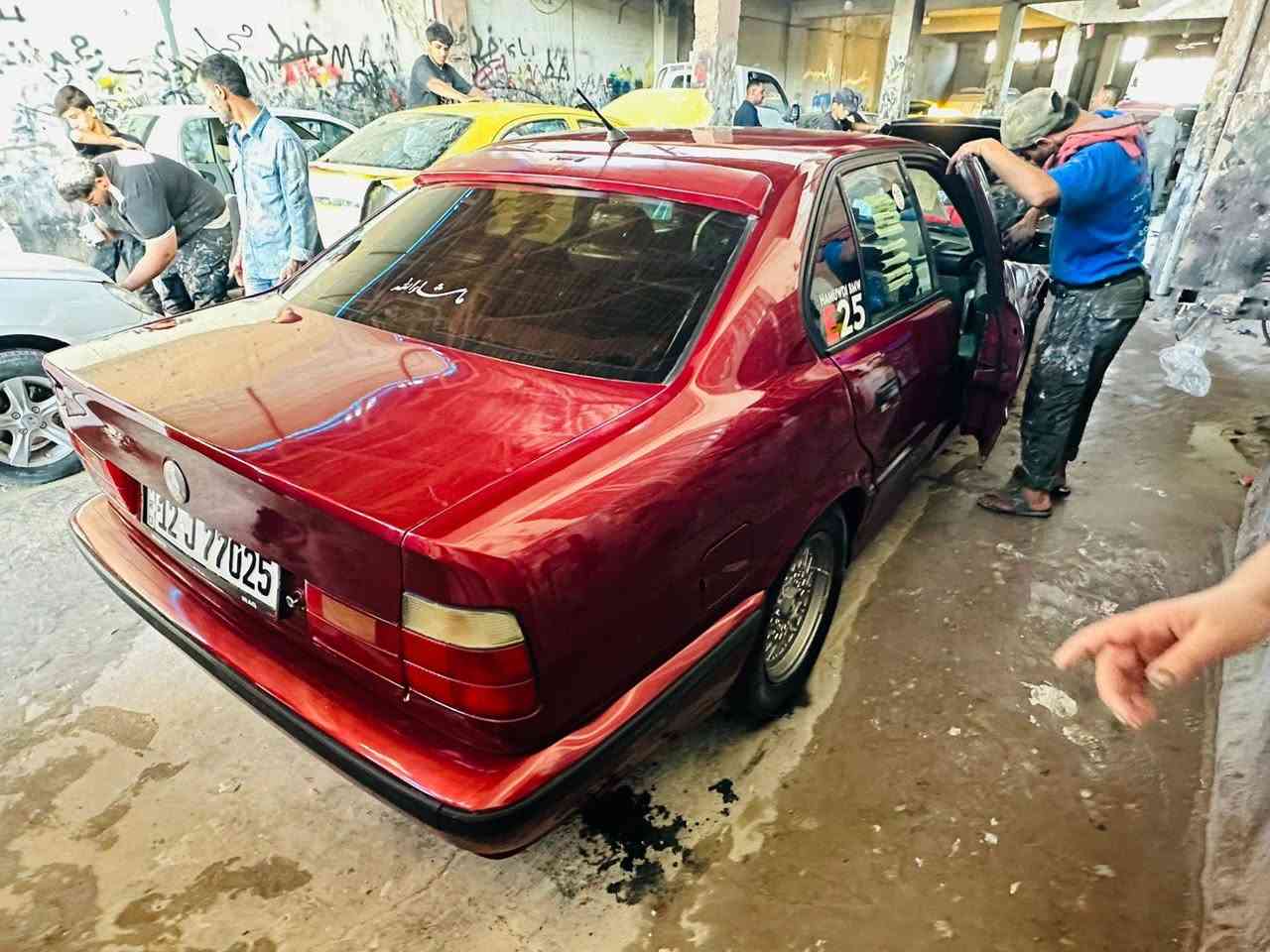 ٥٢٥ كير عادي سياره جديد غرفه جديده تبريد شغال شرط تحول مكينه كبس سعرها ٥٨ بي مجال ليت زينو سياره صارف عليه فلوس حلوه ***********
