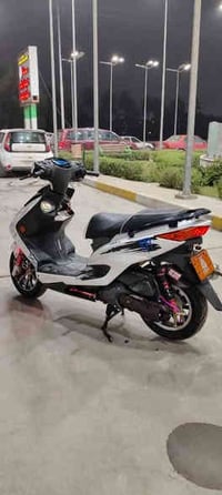 شباب دراجه سكنس لد مزوده تزويد خارجي عدي صوره من جانت بره بتايون دراجه...