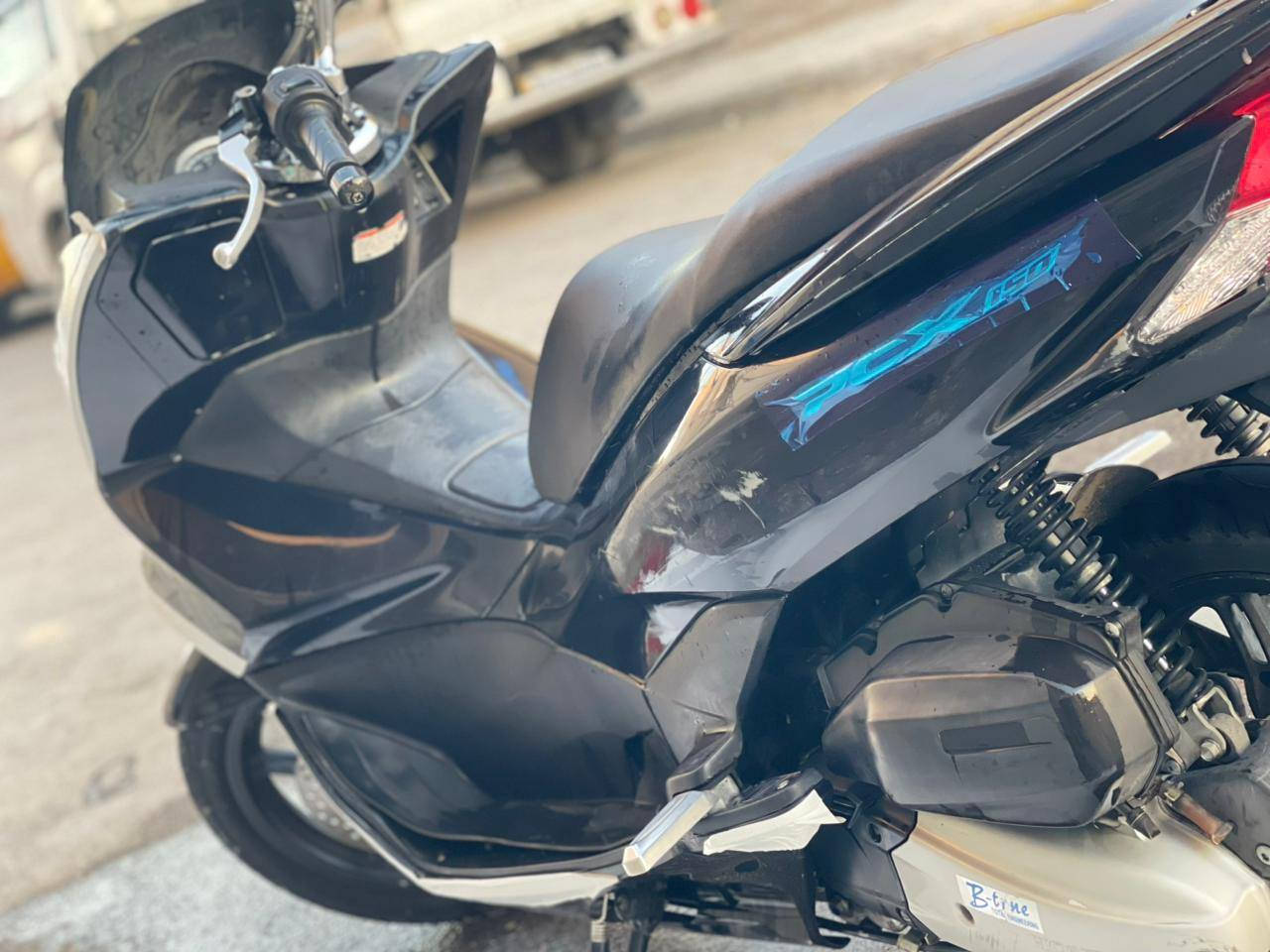 السلام عليكم دراجه. PSXجيل ثاني ياباني حساس زدحام 
مكينه 150  بيه طخات موضحه بتصوير  العنوان المشتل  شارع. لمطبك  رقم *********** بغداد, العراق
