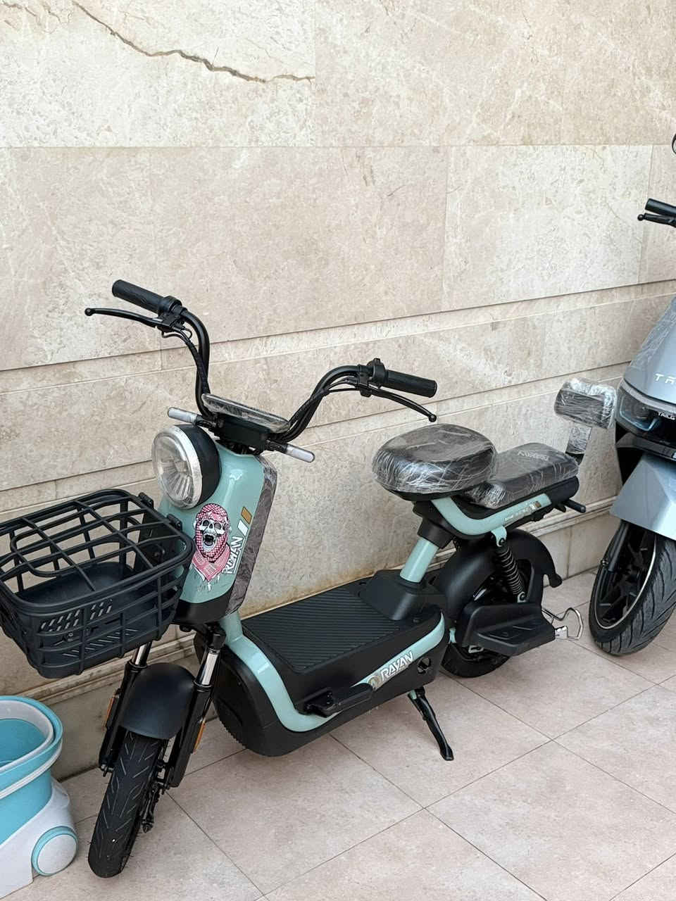 السلام عليكم للبيع دراجه نوع ريان حجم 14 لون فستقي سرعه 35 سويجين بصمه  بطاريه أربعه ريان دراجة نظيفه شاير يمنه او يسره رايد 325بيه مجال بسيط 
مكانيّ بغداد شارع فلسطين 🏠
الي يريد يراسني خاص .


**إذا كنت صاحب هذا الإعلان وتريد حذفه لأي سبب، رجاءا أرسل رسالة إلى الدعم الفني**
