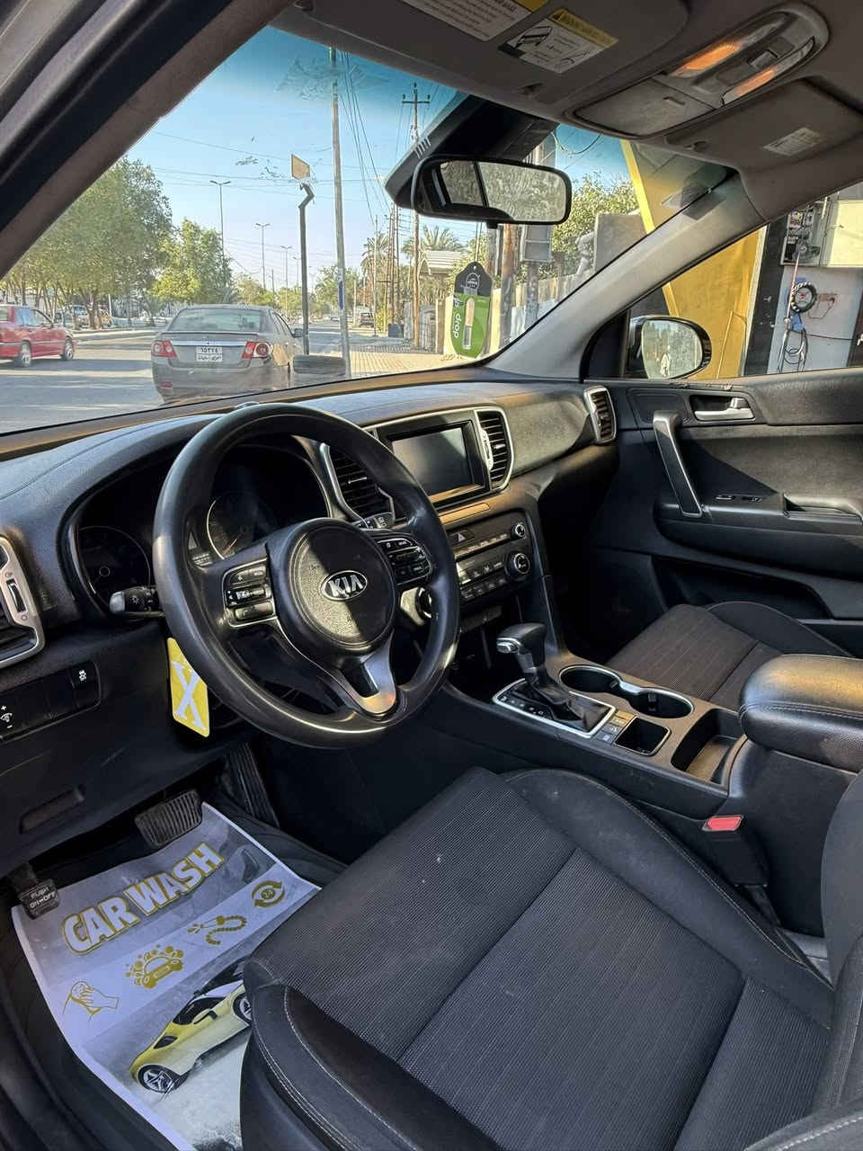 السلام عليكم 
كيا سبورتج
موديل ٢٠١٩ لون رصاصي 
نص فول
حادثه جاملغين وبنيد
(وبيه بابين رش امريكا بدون ضربه
سياره بدون نقص 
بغداد تحويل ثاني يوم
سعره ١٣٥ ورقه مال بيع
للاستفسار 
*********** واتس
