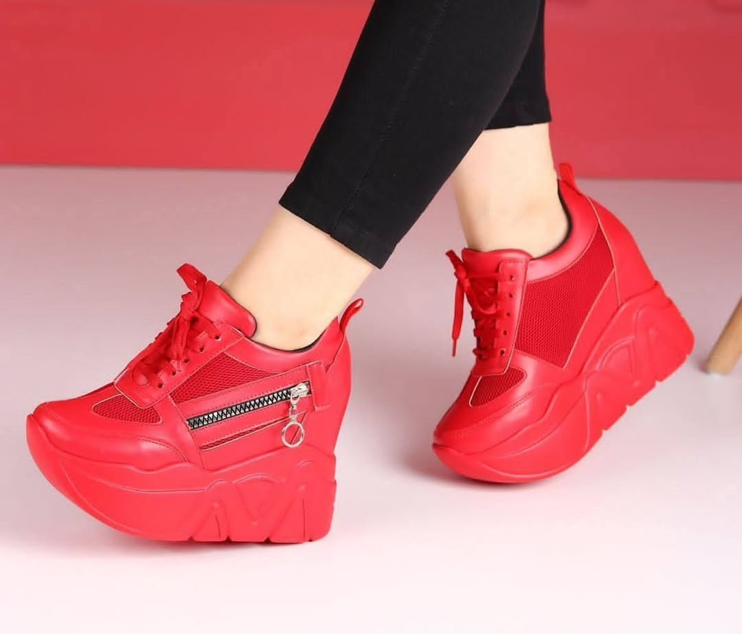 رياضي كعب داخلي عالي الاكثر راحة 
Size 36 37 38 39 40 41 
للحجز مراسله الصفحة او الوتساب *********** 
يوجد خدمة توصيل لجميع المحافظات
