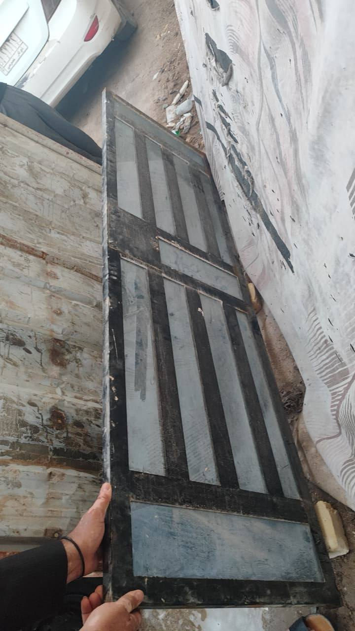 باب حديد ثقيل الطول ٢متر والعرض ٨٠ السعر ٦٠
العنوان البصره النجيبية رقم الهاتف ***********
