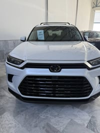 كراند هايلندر XLE2024 لتفاصيل اكثر اتصل على واتساب 07502223311