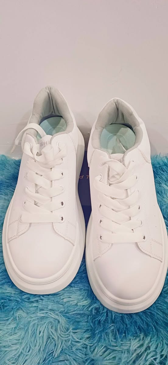 حذاء كاجول رياضي بهذا الجمال لون ابيض انطيني سعر ولبست العافيه قياس ٤٤. 🌺🌺


**إذا كنت صاحب هذا الإعلان وتريد حذفه لأي سبب، رجاءا أرسل رسالة إلى الدعم الفني**