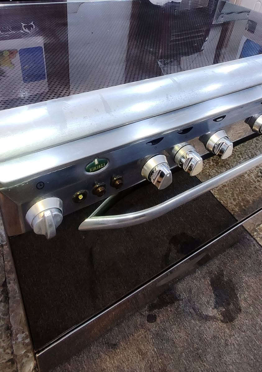 طباخ كريازي مصري شغال كامل مع الكهربا سعر ٢٢٠ الف ***********
