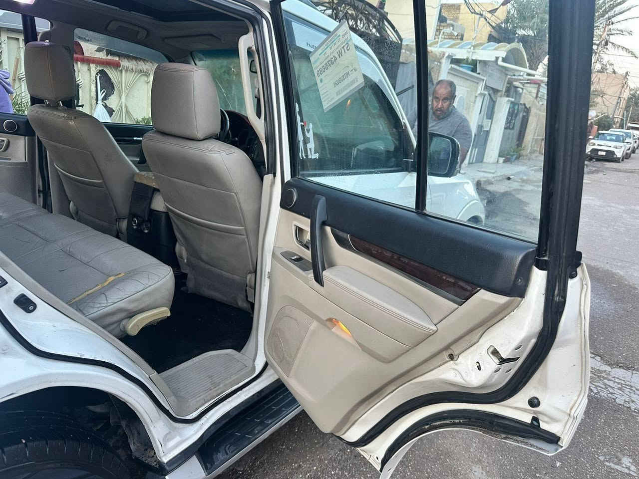 بسم الله الرحمان الرحيم 
السلام عليكم 
سيارة باجيرو 
موديل 2011
كفالة عامة قطرة صبغ ما بيهة علة وضع الوكالة  
مكينة 3 ونص 
رقم بغداد جديد و سنوية لل2030 العنوان بغداد 
السعر 155 ورقة 
مكانهة بغداد للستفسار ***********
