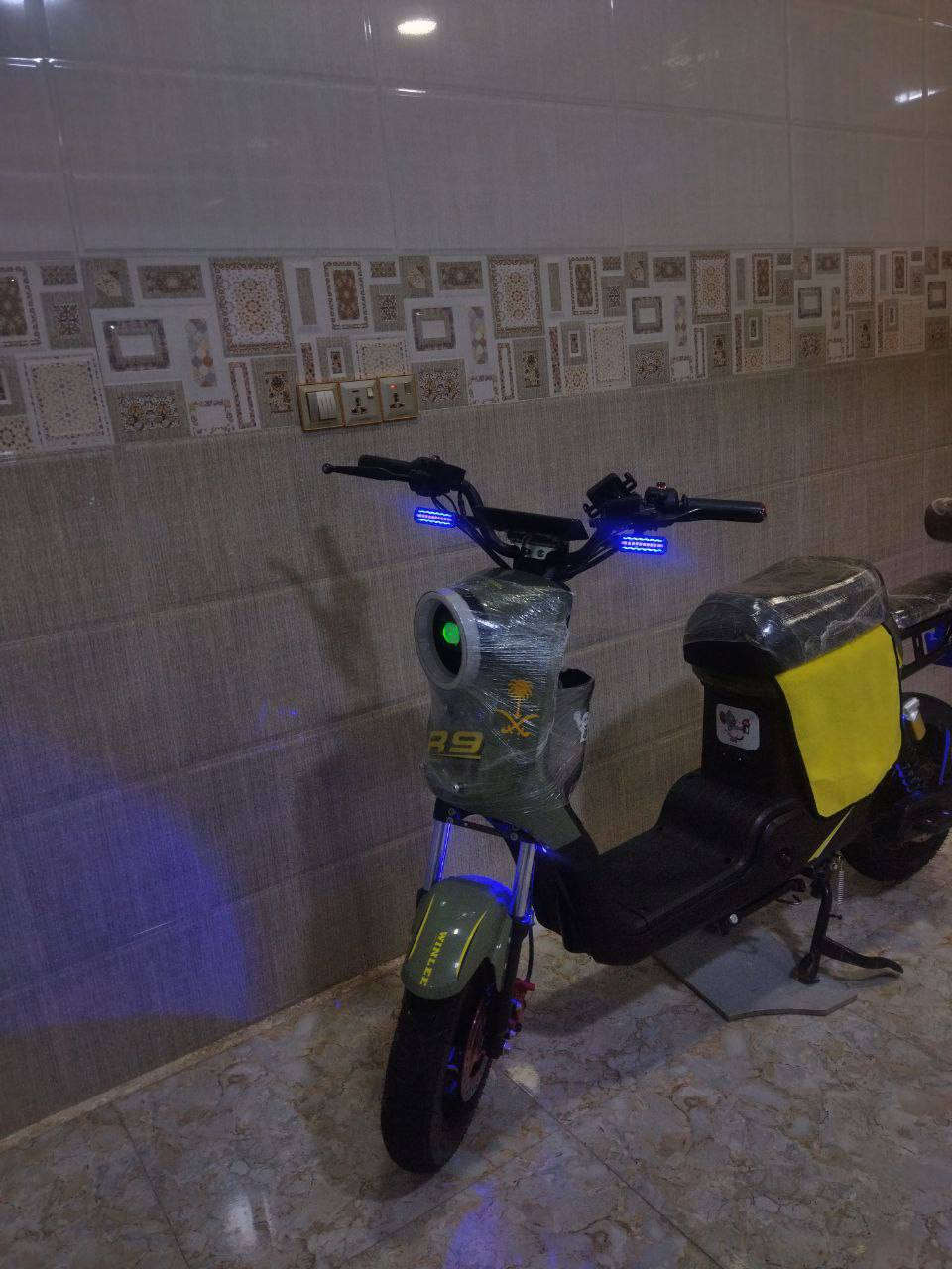 سلام عليكم دراجه R92025
مو صفتها معروفها
ملفها ١٥٠٠
ويها وصل الشراء 
سعرها ٤٥٠وبيها مجال للشراي
رقم الهاتف ***********
