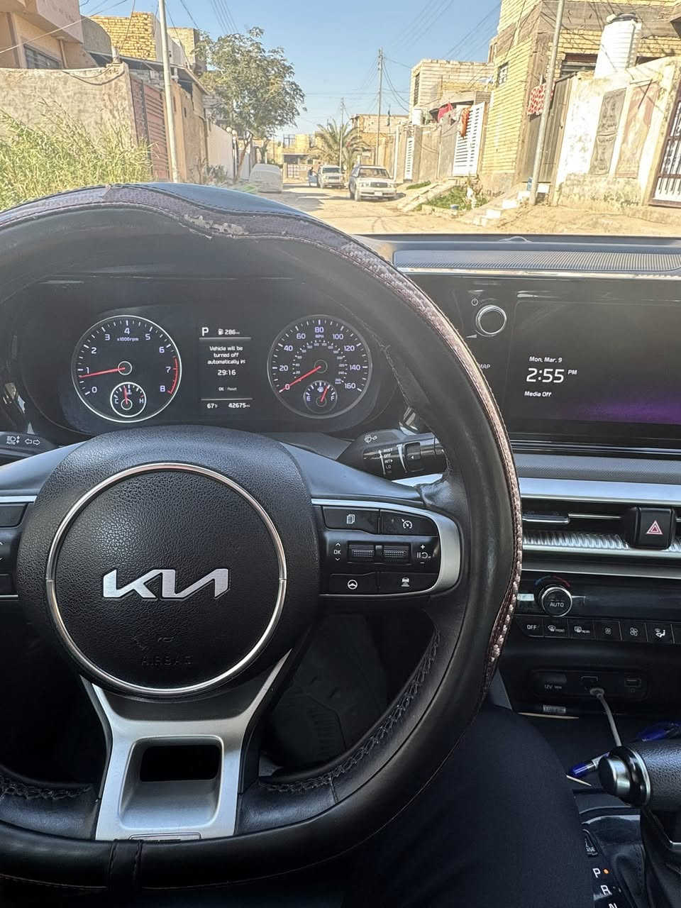 موديل ٢٤ رقم بغداد باسمي فول مواصفات جيتي لاين ١٦٠٠ تيربو ماشيه ٤٠ الف السعر١٨٥ وبيها مجال الاتصال على الرقم ***********
