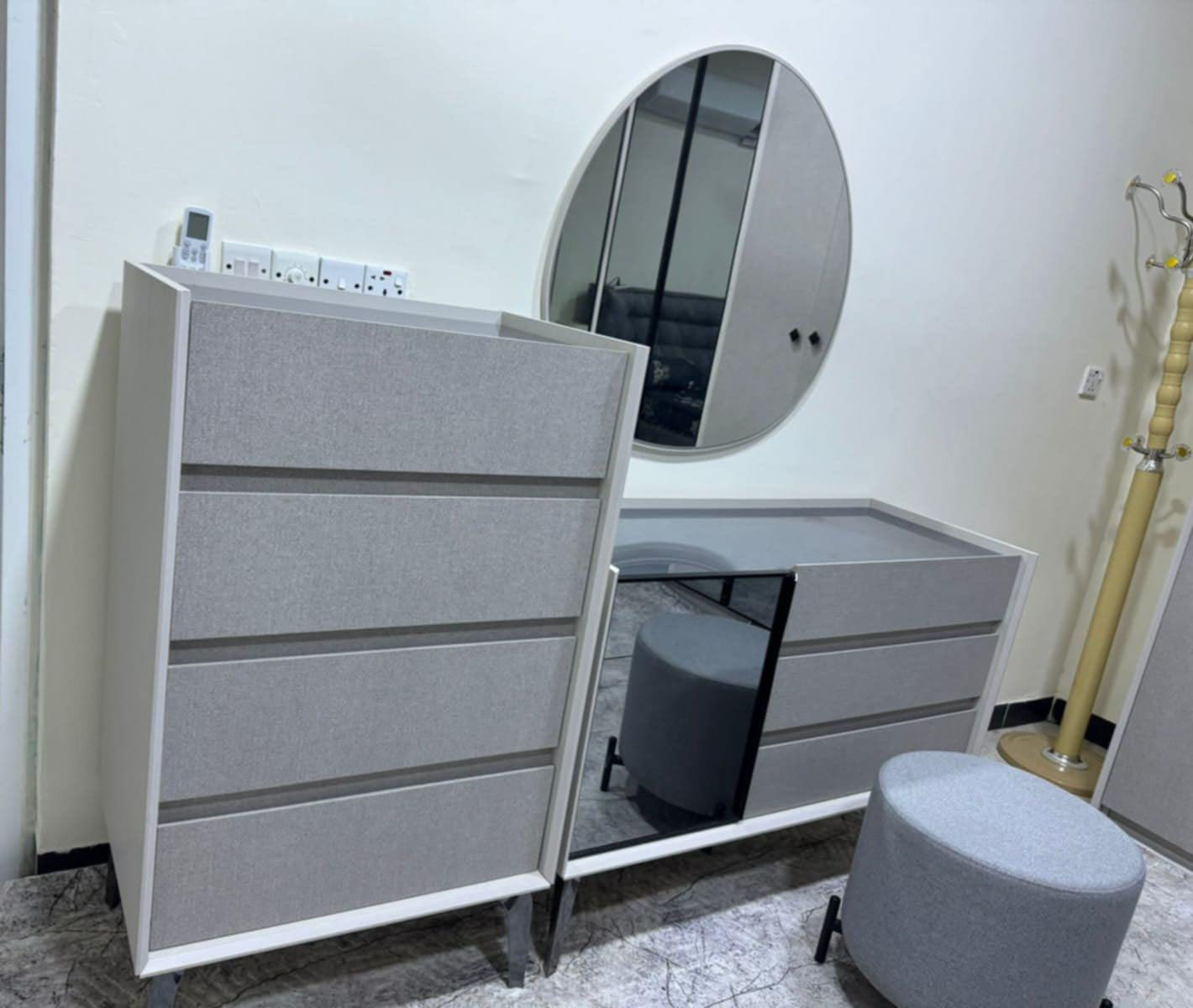 غرفه ماركه ١٠ قطع اخت حديد استعمال قليل للاستفسار او واتس ***********
