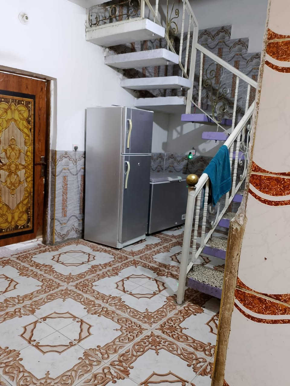 ابو غريب / خرنابات / ساحه شارع ابو بلال
واجهه سيراميك مرتب

الطابق الارضي سيرمايك ارضيه والحايط حزام 

غرفتين نوم 

هول وستقبال ومطبخ 

طابق ثاني 

بدون سيرميك ارضيه صب ناعم

4 غرف نوم 

سعره 170 وبي مجال بسيط 

صاحب البيت *********** بس واتساب
