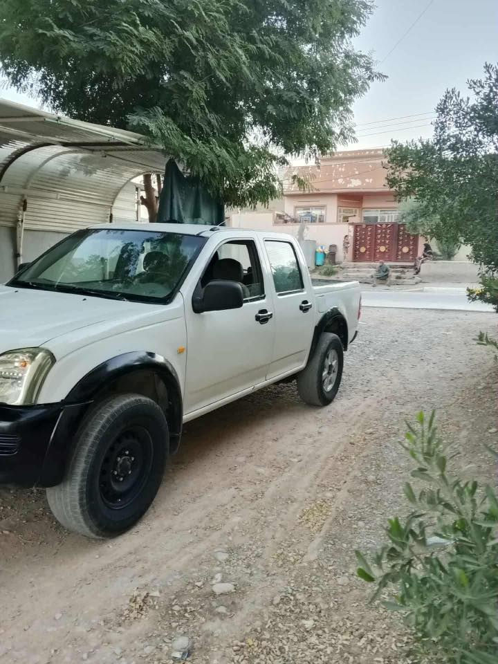 شوفر ليت لوف 2005 مزاد وزارة الداخلية ديالى 
مكينة vvt كير اوتوماتيك
للبيع ***********
