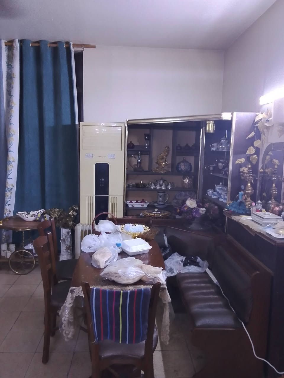 السلام عليكم يوجد غراض بيت للبيع المراسلة عبر المسنجر وتصال عبر الرقم ***********
