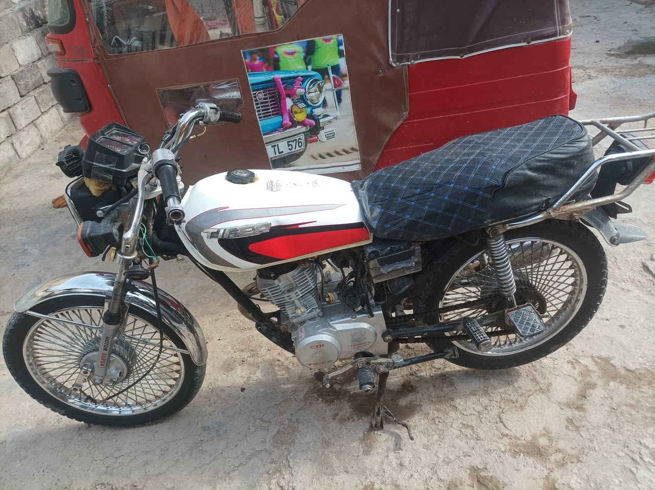 سلام عليكم تايكر موديل 20 اوراق الدراجه كهربائيات كلهة شغال  ويرادلهة ترتيب شويه تعبانه السعر 300 وبيهة مجال مكاني بابل لأسكندريه ***********
