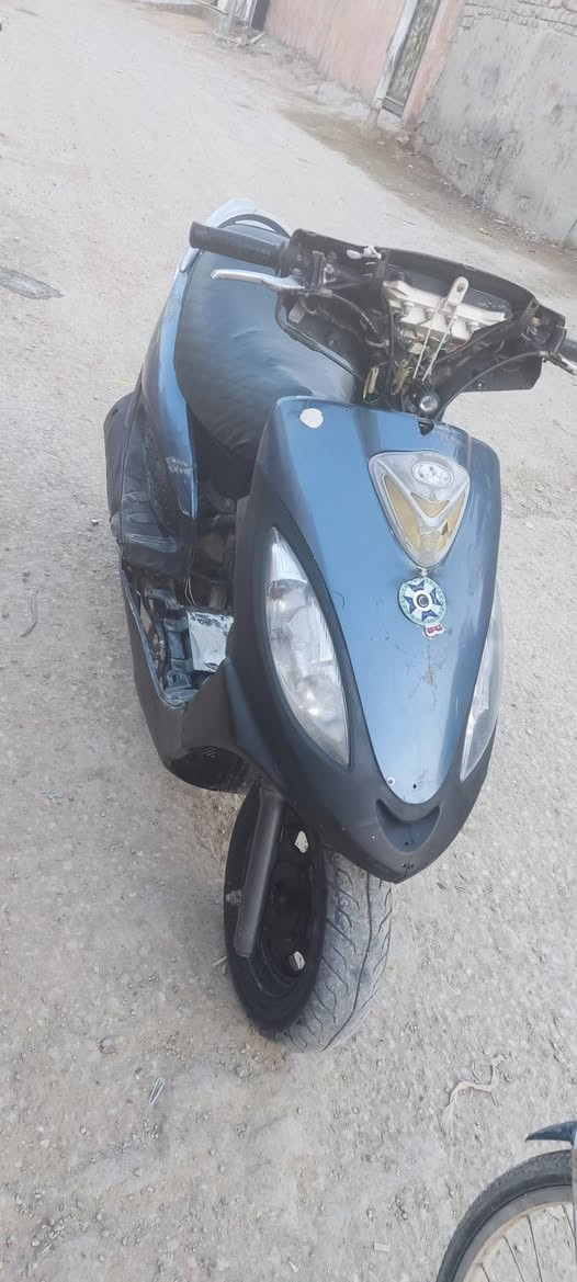 للبيع كامكو v2 مفتوحه دراجه نضيفه  بس كفرات يرادلها  سعرها 300 وبيها مجال  مكاني نجف حي الجمعيه *********** للاتصال
