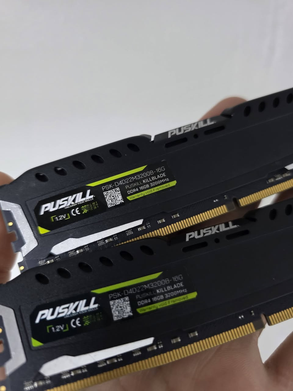Ram DDR4 2×16GB = 32GB 3200Htz
نوێ بەکار نەهاتوو 
جدید


**إذا كنت صاحب هذا الإعلان وتريد حذفه لأي سبب، رجاءا أرسل رسالة إلى الدعم الفني**