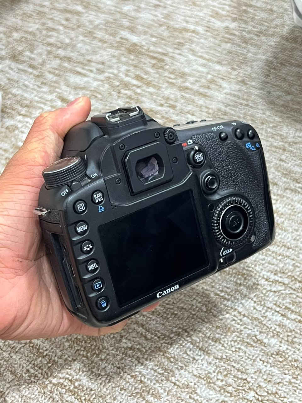 كانون 7d ويا عدسه 75,300
أو مروس ويا 6d


**إذا كنت صاحب هذا الإعلان وتريد حذفه لأي سبب، رجاءا أرسل رسالة إلى الدعم الفني**