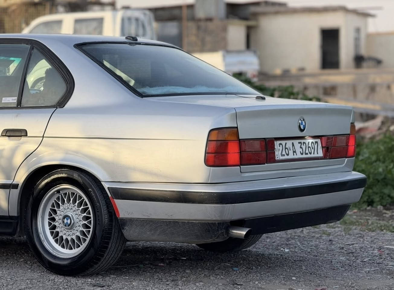 السلام عليكم للبيع بي ام موديل 1992  محرك مسكر شرط كير وتماتيك شرط صدر امامي خلفي جديد تخم تاير جديد تخم ويل اصلي بلادي رقم صلاح الدين سنويه الغايه 20230 هزه جديد تبريد نقص كمبريسر تدفئه نار السياره بدون صبغ جماليه بدون اي حادث غرفه جديده السعر 65 وبيها مجال يرهم مروس حسب القناعه مكاني تكريت رقم التلفون ***********
