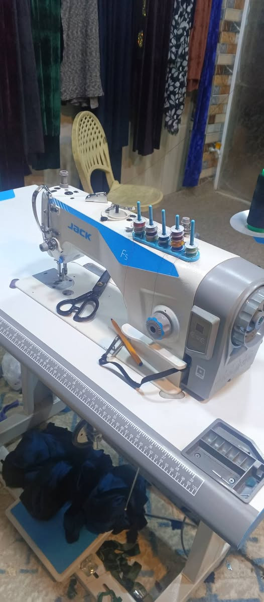 ئەم مەکینەو ئۆفەرە بۆفرۆشتن هەردوکیان بەشەرت ***********
مەکینەکە بای280 هەزاریە
ئۆفەرەکەبای 350 هەزاریە
