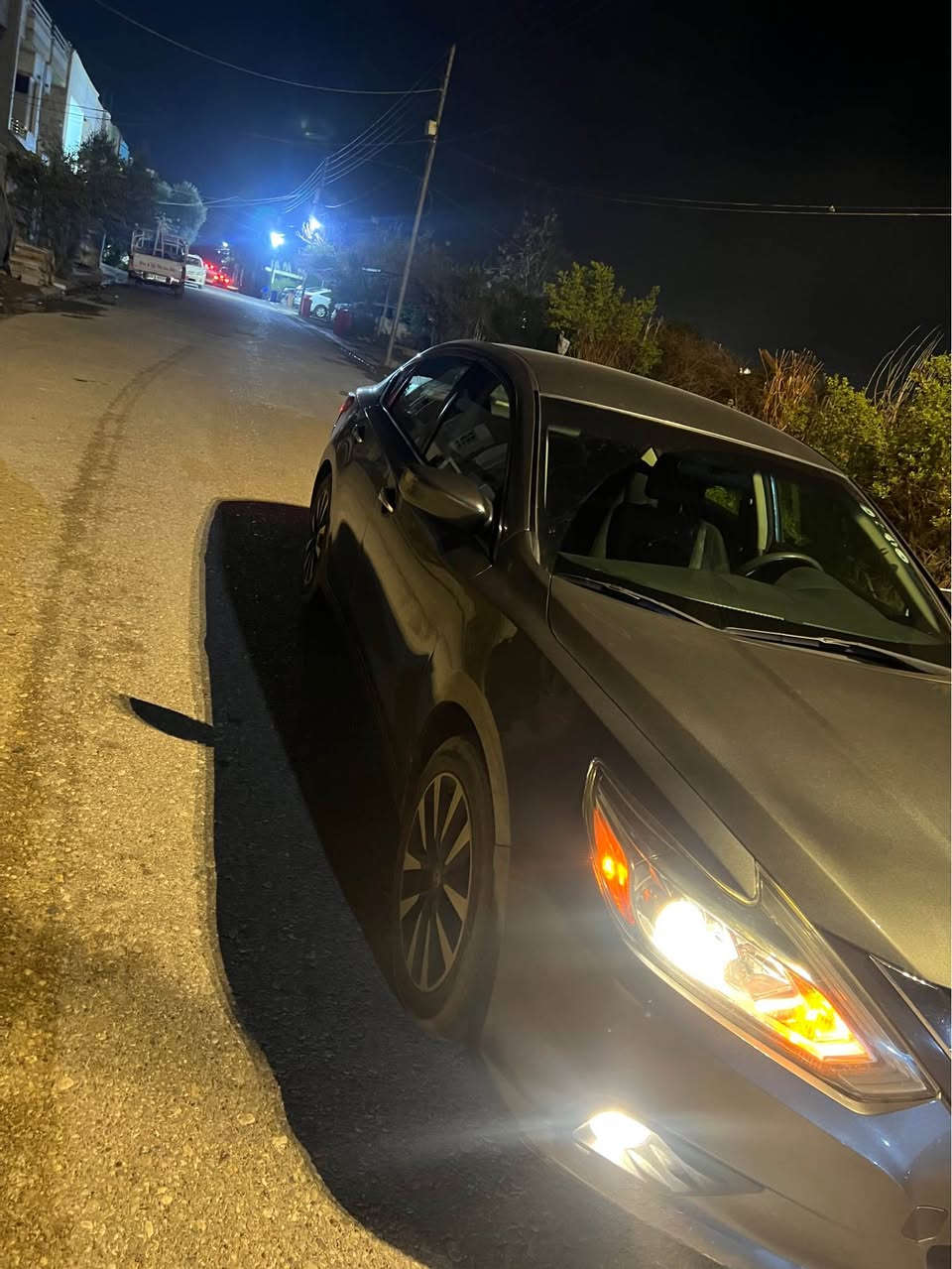 نيسان ئالتيما ٢٠١٨ sv كير و مةكينه تةبريد بةشةرت پيش كةپس چاملغى پشتةوه و سندوق صبوغه. بةبئ ناو گرتن سعري فروشتن ١٢٥ كةميك مةجال. *********** أربيل, العراق
