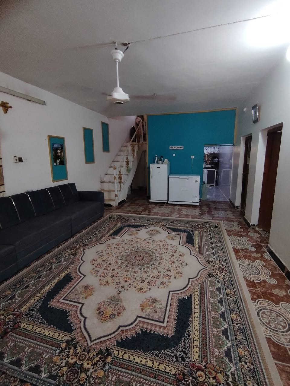 السلام عليكم
بيت للبيع مساحة ٢٠٠ م حي الكوثر مجاور
#سيد_مسلم يحتوي البيت من غرف عدد ٢
براني ٦*٤ + صاله ٧*٤ صحيات عدد٢ مطبخ
علمآ البيت مطلوب ٤٢ مليون للمصرف العقاري من ضمن المبلغ الكلي بس جيب كفيل وتحول مباشر التواصل على الرقم ***********
