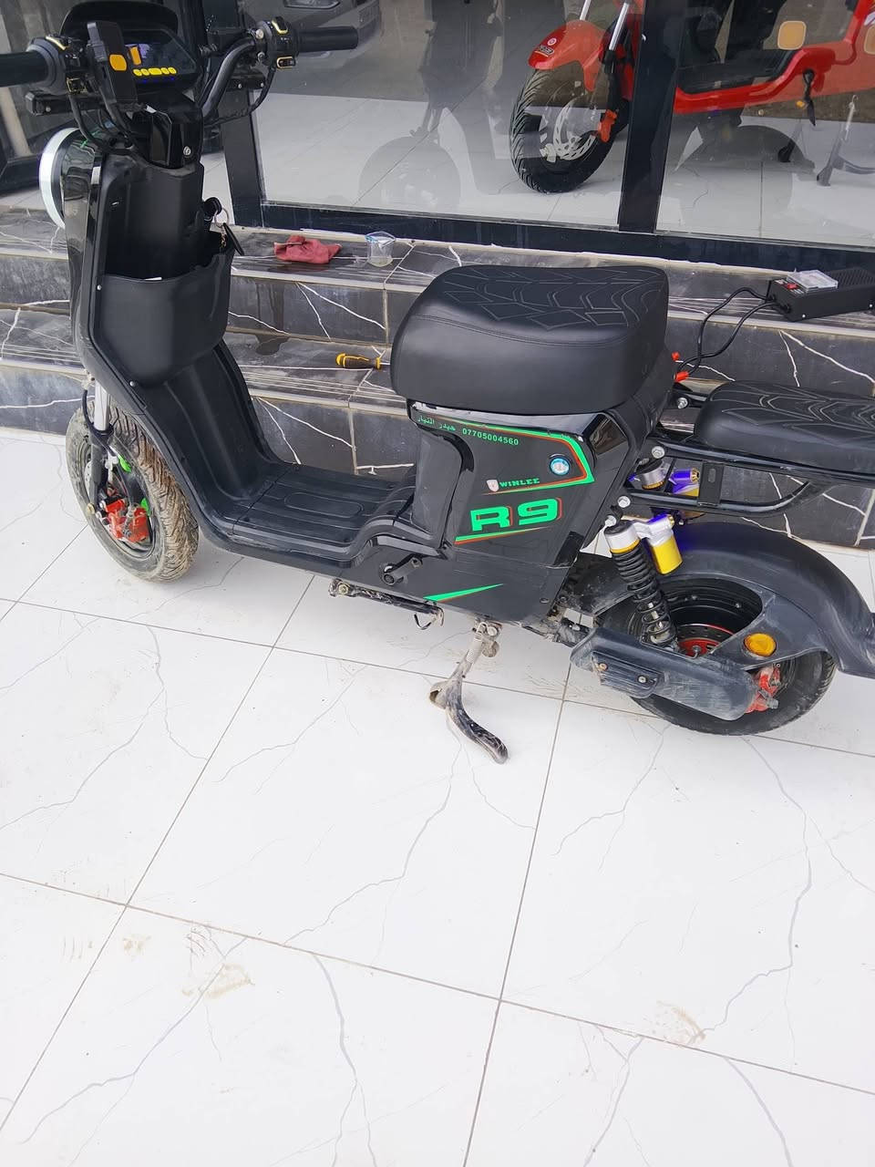 السلام عليكم للجميع ار 9 مستخدم شهرا فقط جدا نظيف ما بيه اي عيب شرط الفحص يلا تاخذه للتواصل اكثر فقط على الخاص خمس بطاريات دبل ونلي ***********
