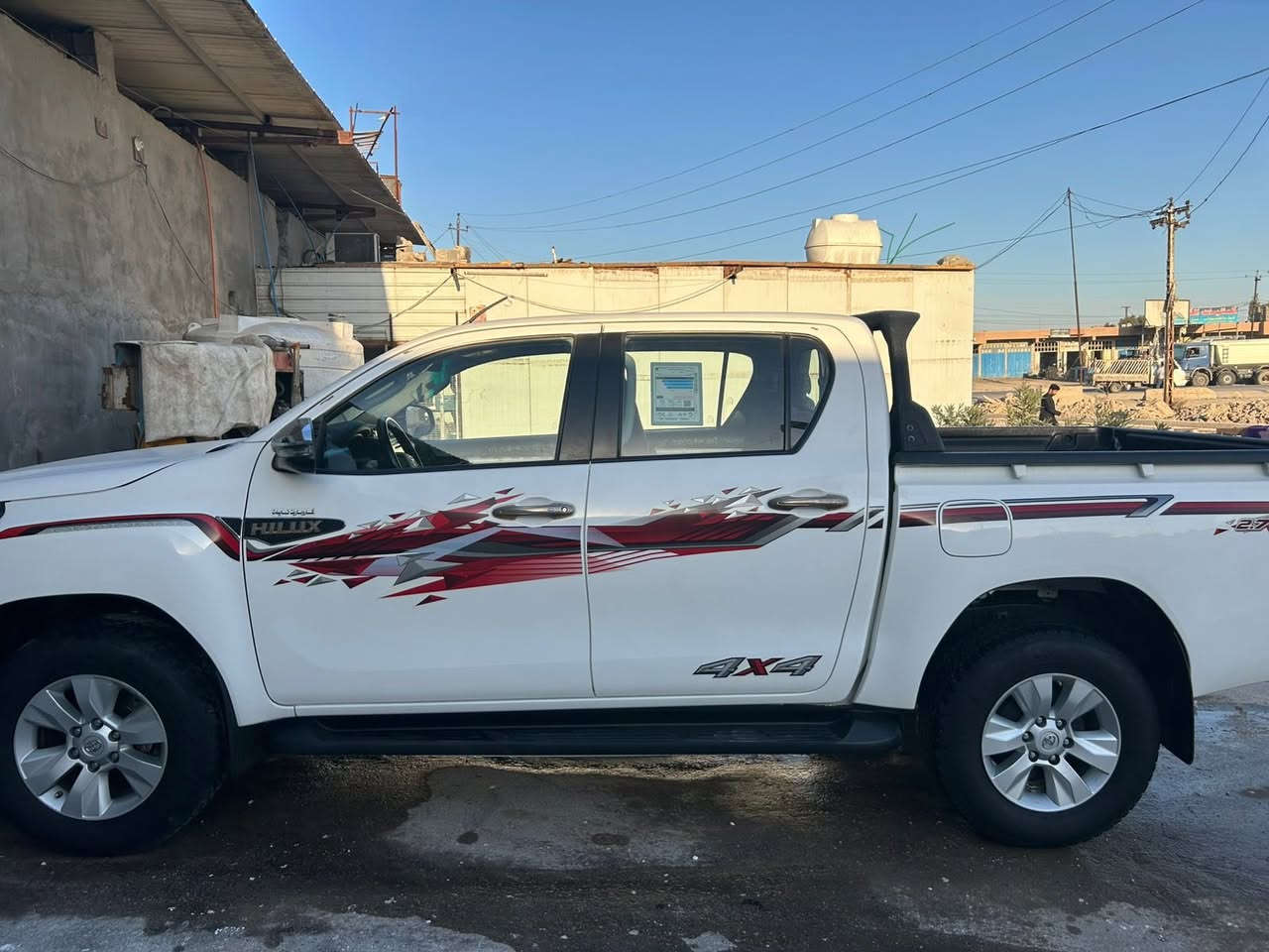 سلام عليكم البيع فورويل موديل 2020 كويتي فول مواصفات بصمه مكفوله كفاله عامه عده رصعه صغيره موضحه بصوره يم البك لايت الخلفي سياره جديده عله ايدي رقم دهوك تحويل مباشر مكان السياره بغداد المعامل ماشيه 141 
السعر 285 وبيها مجال بصيط لاستفسار‭0773 342 2045‬
