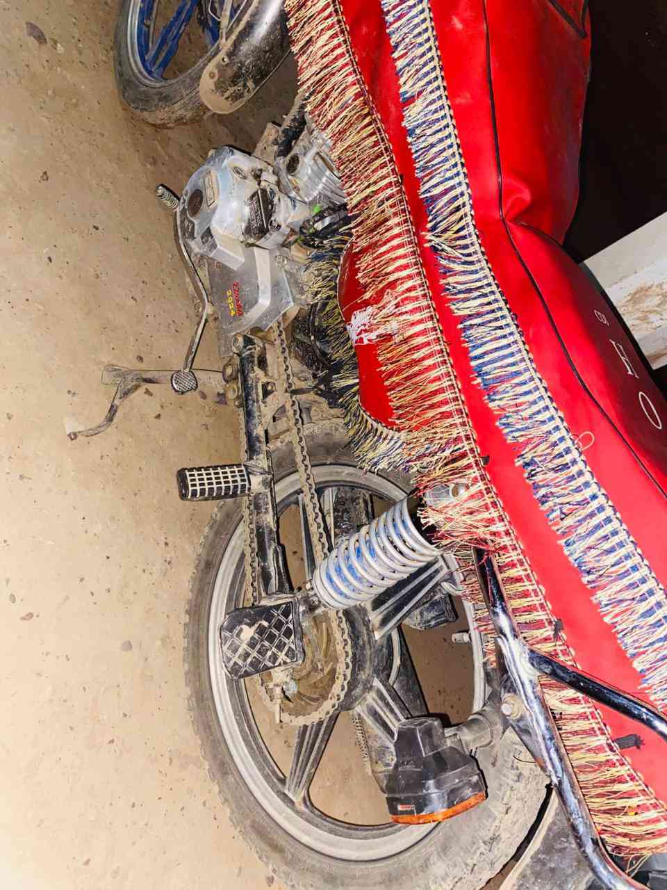 سلام عليكم
موطور للبيع السعر 300
المكان الحويجه قرية الحوائج 
الاتصال ***********
