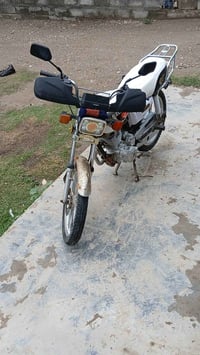 بسم الله دراجه للبيع موديل ٢١ مثل ما امبين بل الصوره ماكو اختلاف ماطور...